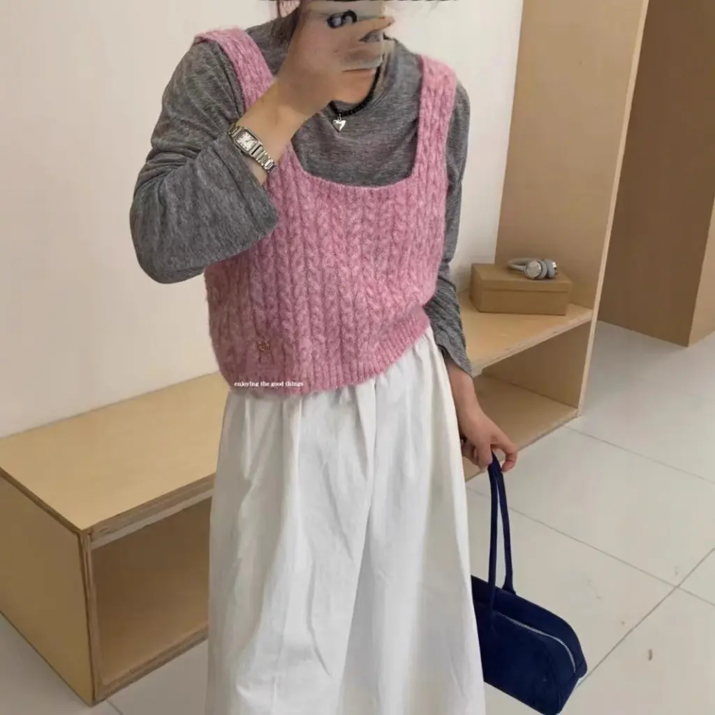 

Korean Style Women's Knitted Small Vest Fashionable Twist Texture Square Collar Stacked Look Age-reducing Trendy Sling Top