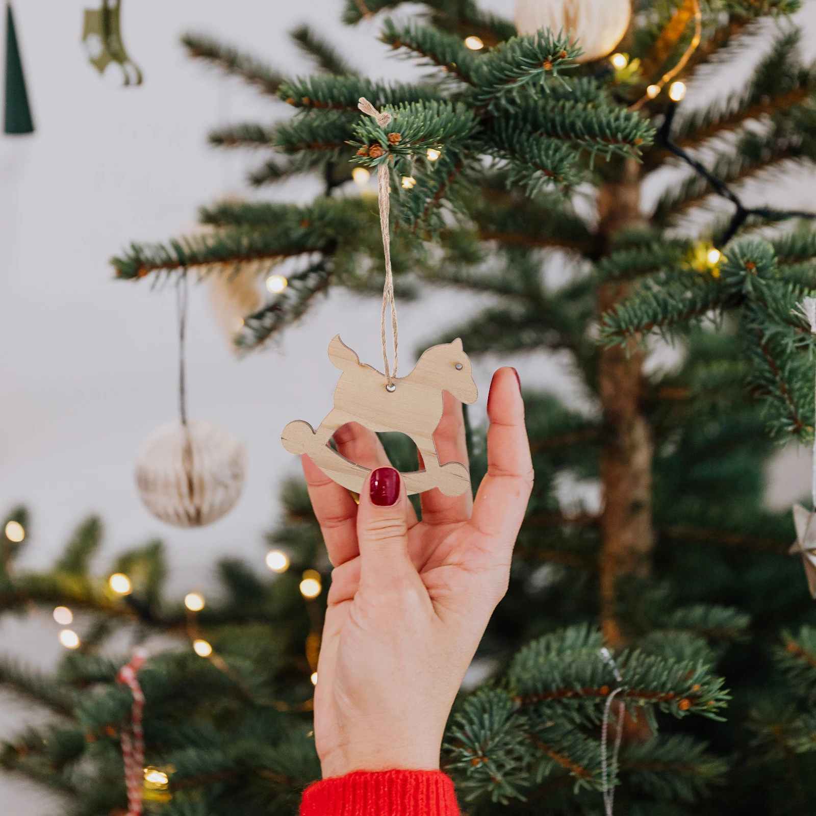 

10Pcs Christmas Wooden Hanging Pendant Cutouts Natural Wood DIY Decoration Christmas Tree Ornaments Festive Accessories