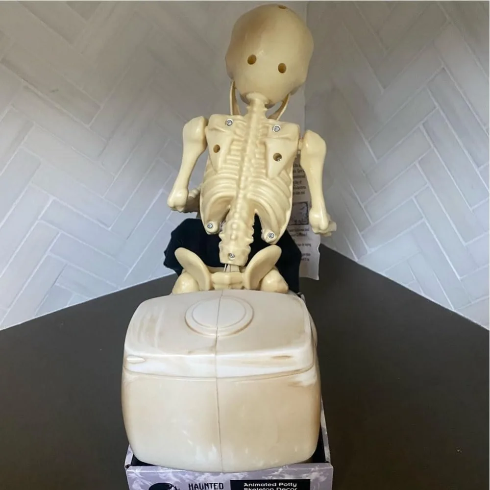 Reading Newspapers Farting Skeleton on Toilet Skull Decoration Sitting On The Toilet Potty Skeleton Animated Decor Spooky