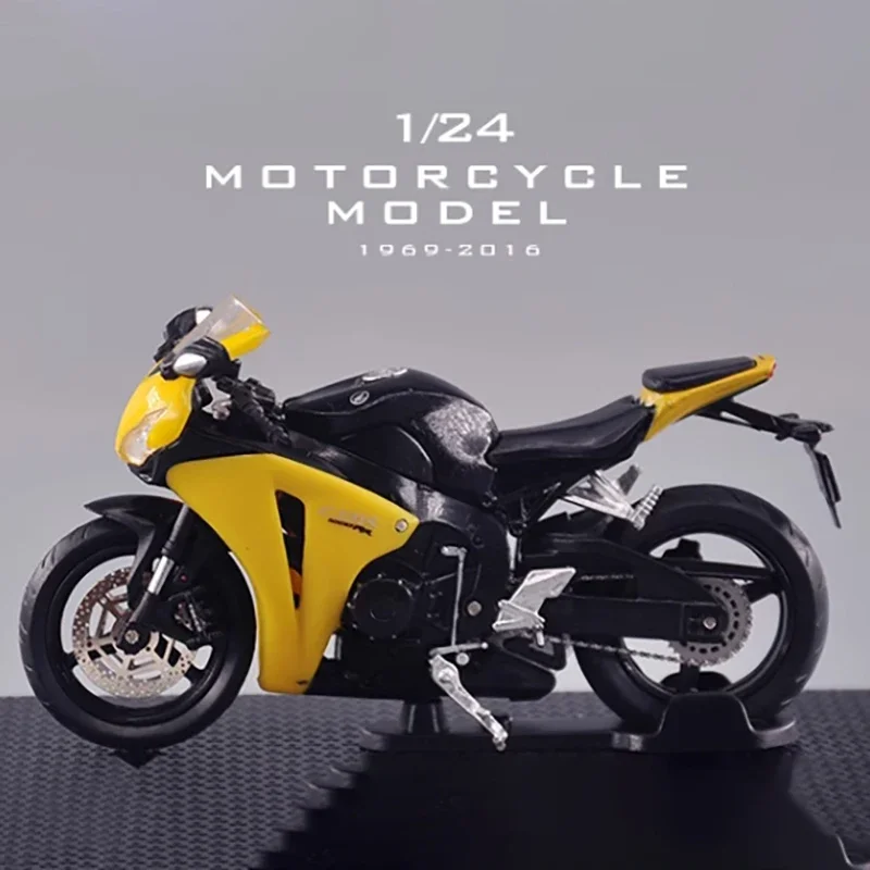 1:24 Scale Heavy motorcycle CB1100R 1981 Plastic motorcycle  simulation model Static decoration Souvenir gifts for adult boy