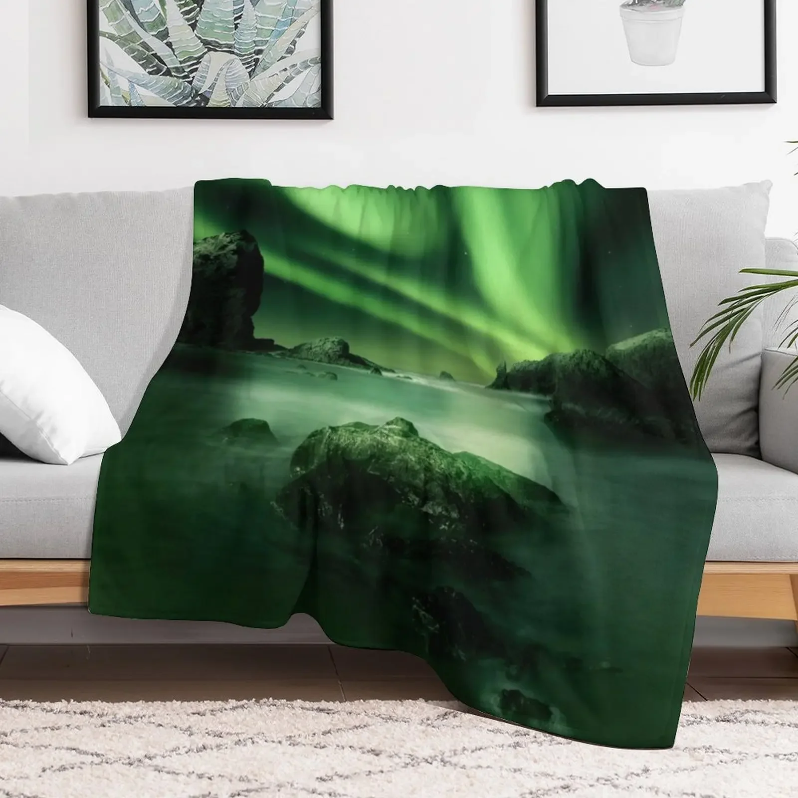 Aurora Northern Lights Reflection Throw Blanket Winter beds Plush Blankets