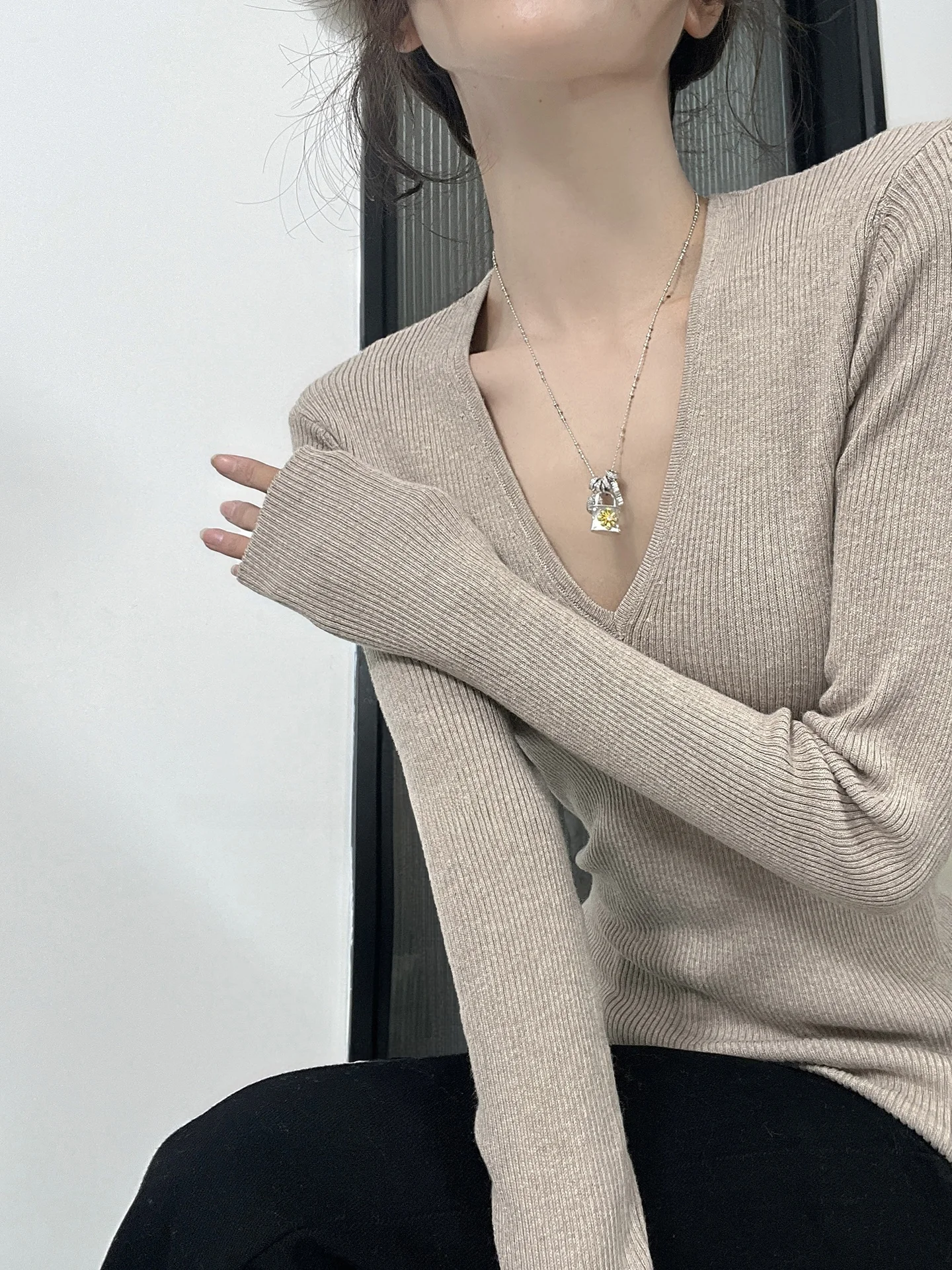 

Женский облегающий трикотажный пуловер MianCun с V-образным вырезом, модный базовый слой, теплый зимний пуловер с длинным рукавом, простой стиль