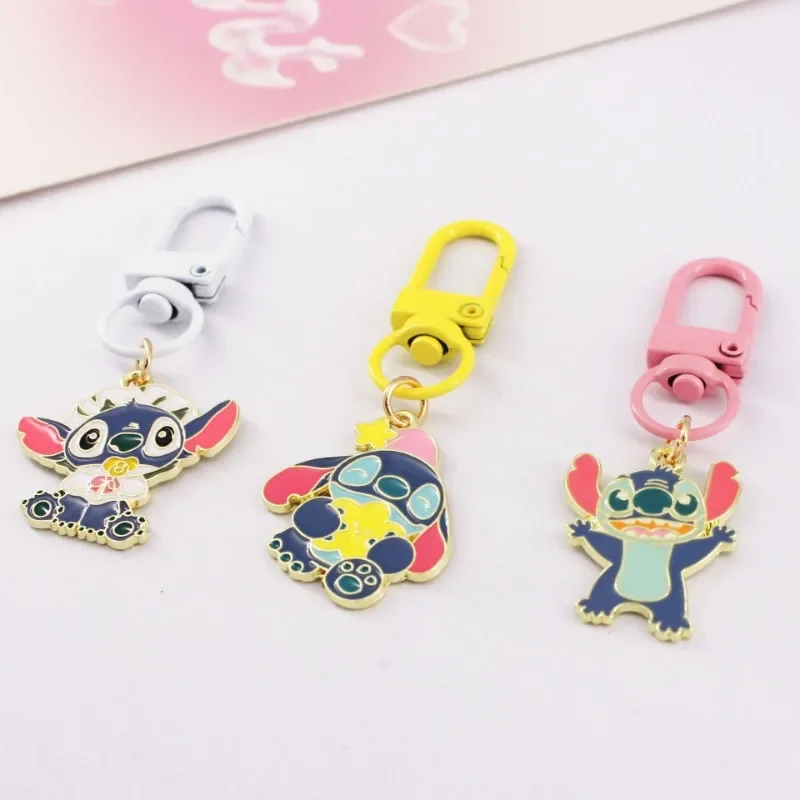 Disney-Porte-clés Stitch pour enfants, figurines d'anime d'action, porte-clés de dessin animé, sac à dos mignon, pendentif de voiture, ornements à la mode, cadeaux d'anniversaire