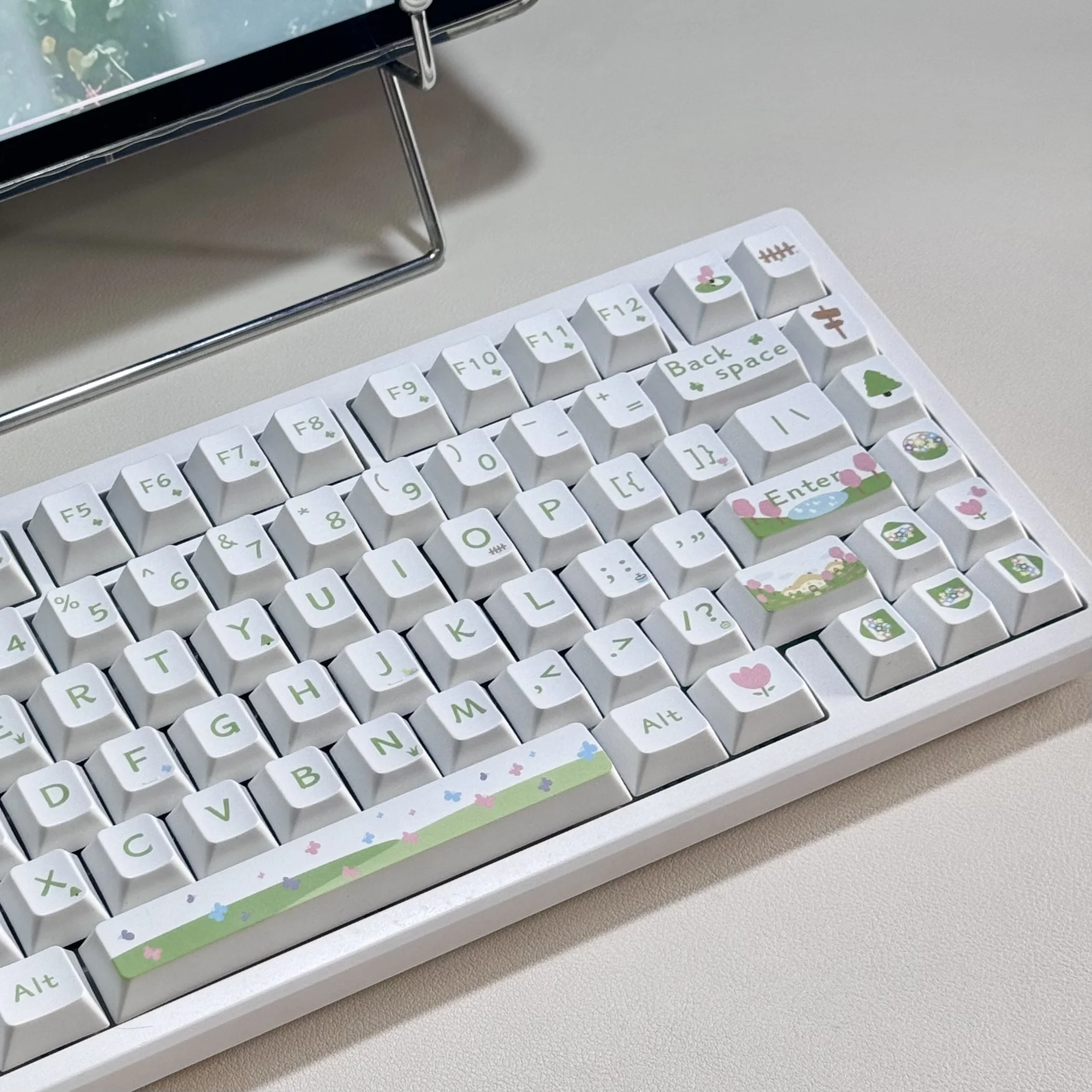

Keycap, green small fresh and cute spring original factory height pbt material hot sublimation process customization