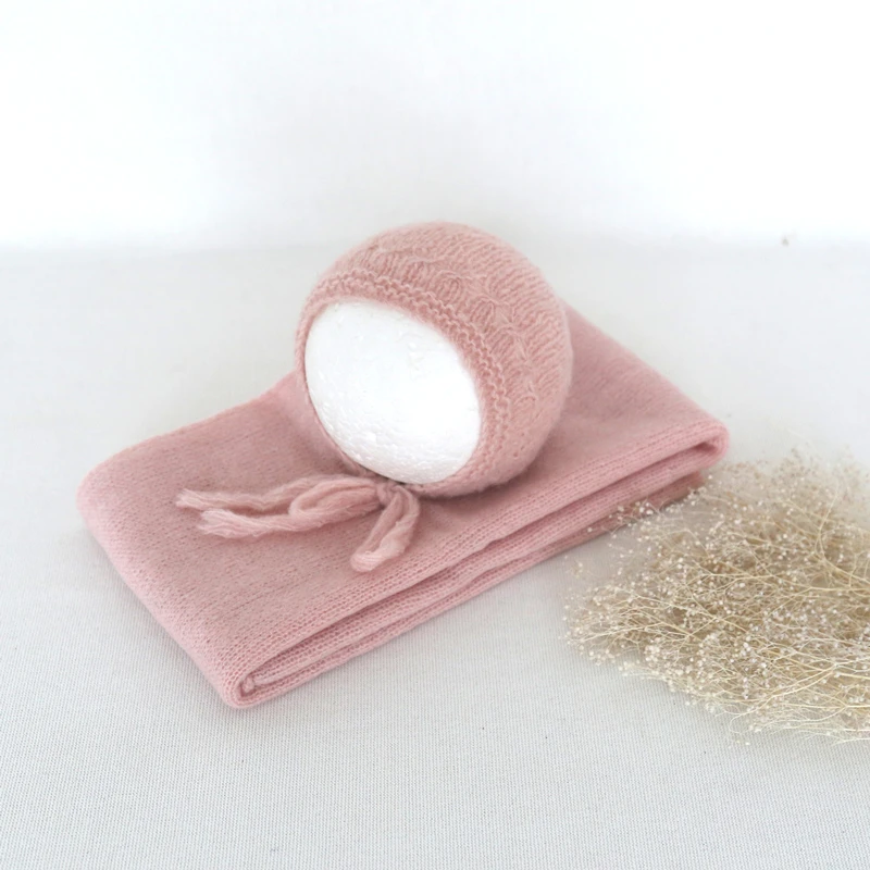 Lace & Mohair Newborn Photo Set - Stretch Wrap with Matching Bonnet for Baby Photography, Handknit Prop Outfit  תחפושות לתינוקות