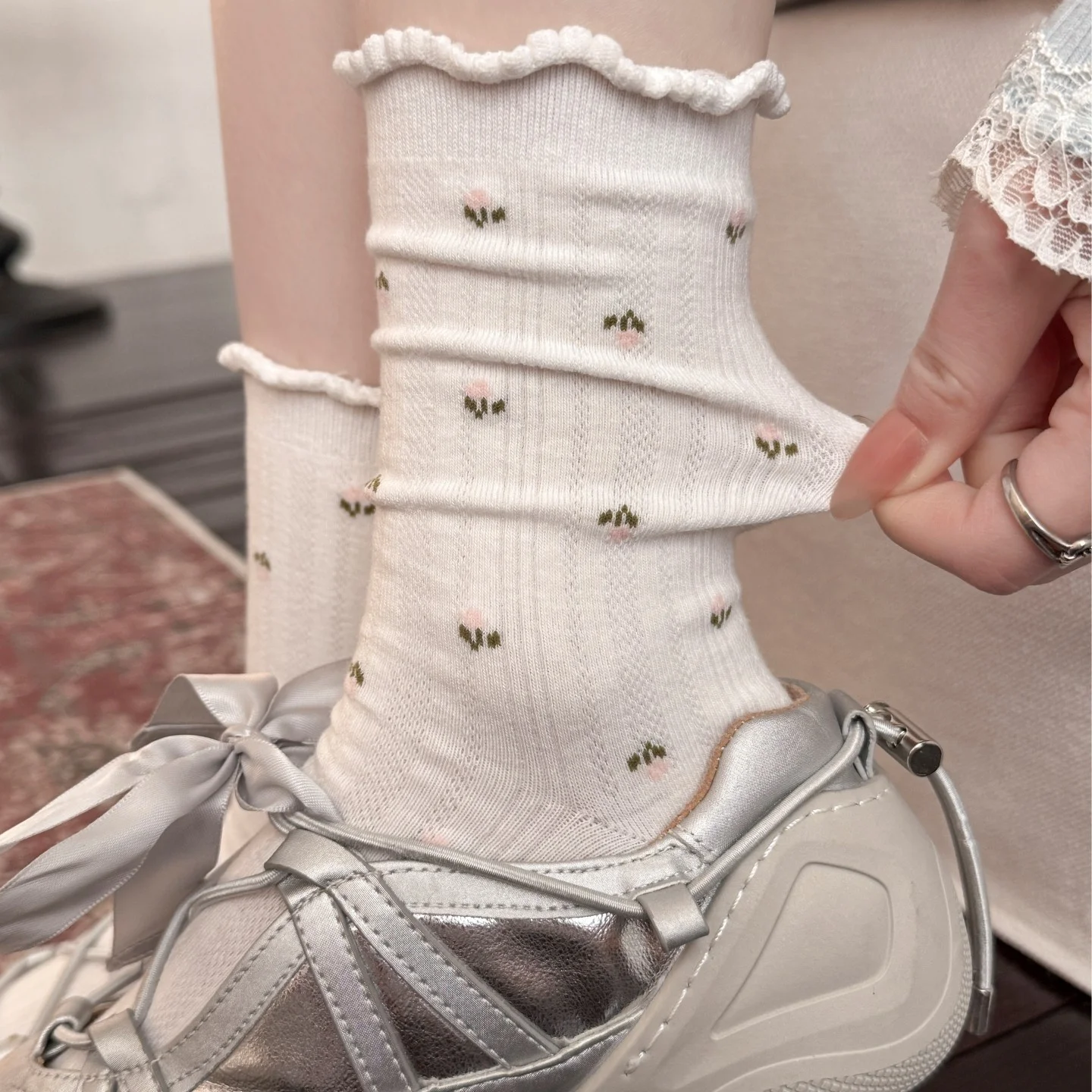 Sweet Style Floral Lace Trim  Flower Mid-Calf Socks Women Spring Summer No-Cuff Earlet  Soft Fabric Casual Stockings