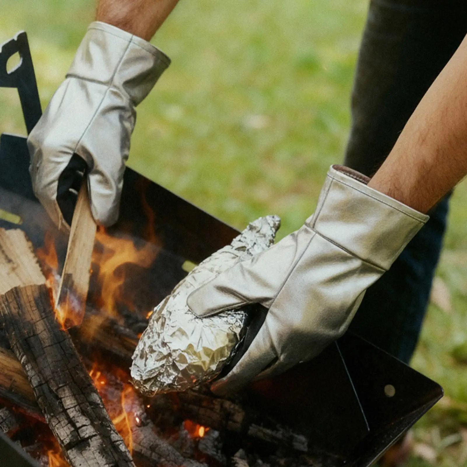 Grill Gloves Anti-Scald Fireproof Mitts Men Grilling Hot Gloves For Kitchen For Men Women Kitchen Outdoor Camping Picnic Oven