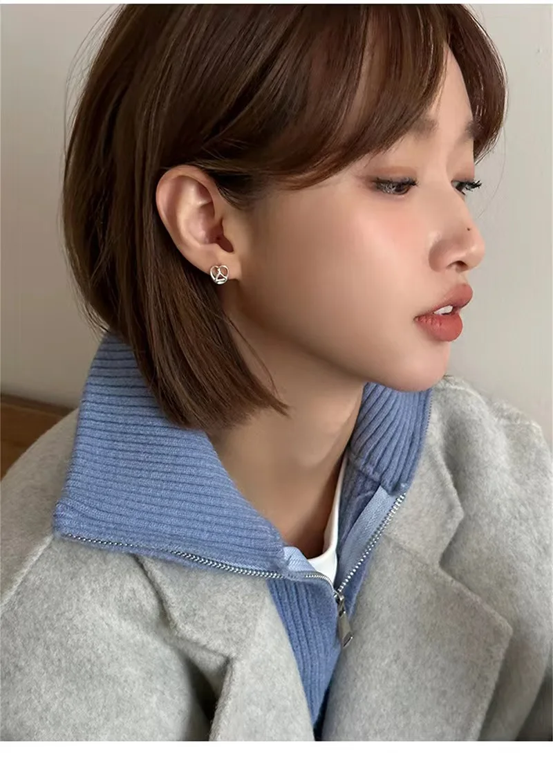 Hypoallergenic Silver Color Metal Croissant Stud Earrings for Women Trendy Creativity Personalized Party Jewelry Gift