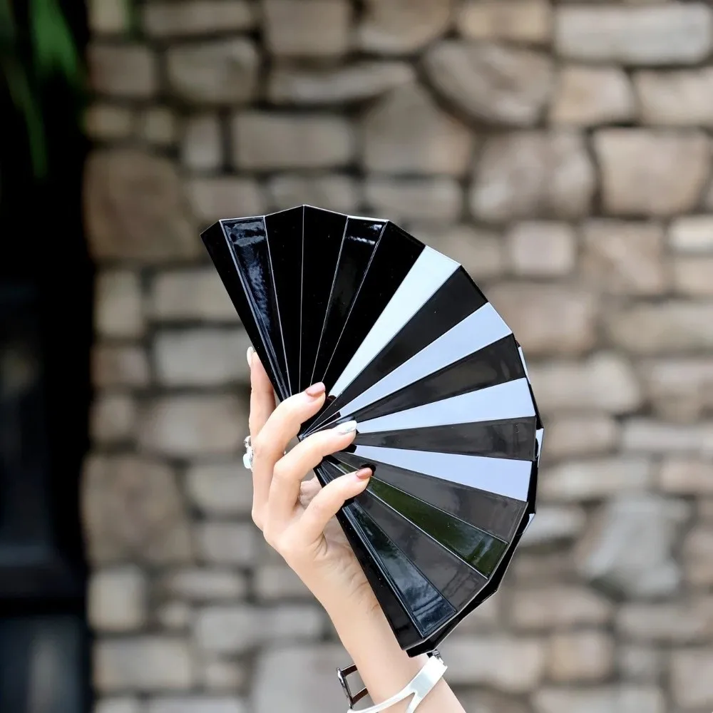 กระเป๋าคลัทช์ดีไซน์หรูหราสำหรับงานแต่งงาน งานเลี้ยงกลางคืน รูปทรงพัดสีทอง กระเป๋าสะพายไหล่ กระเป๋าถือสำหรับงานปาร์ตี้ กระเป๋าจัดระเบียบสำหรับเดินทางสำหรับผู้หญิง