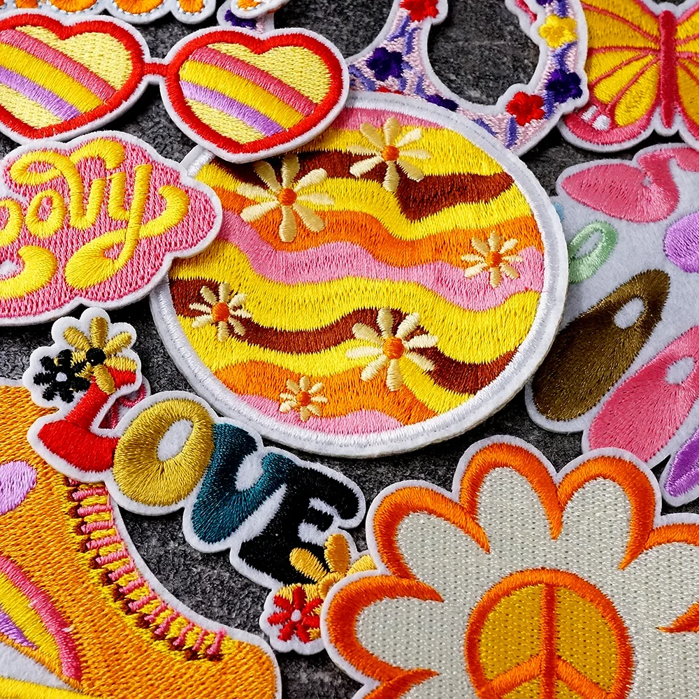 15Pcs/Lot Love Peace Flower Rainbow Patches Embroidery Applique Ironing Clothing Sewing Supplies Decorative Badges Patch