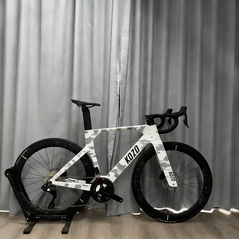 

Карбоновый аэродинамический шоссейный велосипед 700C 24S с гидравлическими дисковыми тормозами для мужчин, женщин и взрослых, для гонок на шоссе, велоспорта и активного отдыха на природе.