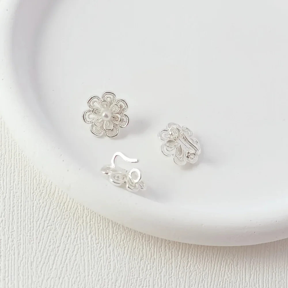 DIY 18K Gold-plated Gold and Silver Hollowed-out Flower Peace Pendant, Connecting Hook Buckle Necklace