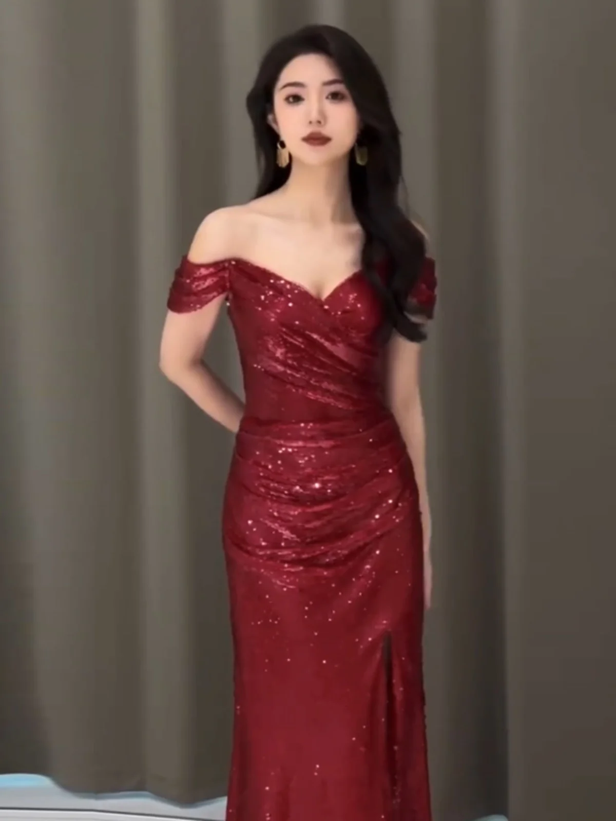 

Длинное вечернее платье для свадьбы/банкета/помолвки с одним плечом, сексуальное, с завышенной талией, однотонное, с коротким рукавом