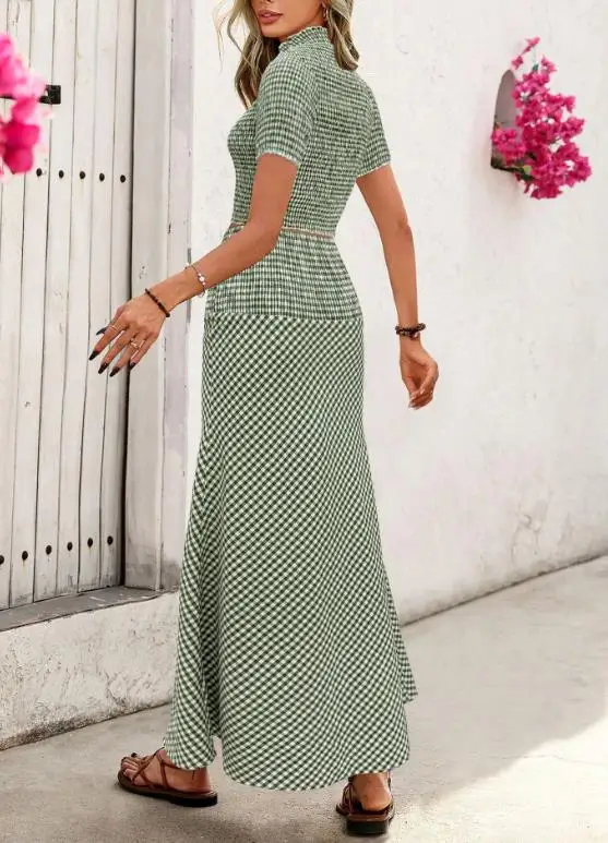 طقم نسائي صيفي كاجوال عالي الخصر على شكل حرف A مكون من قطعتين مع تصميم منقوش على شكل ورقة اللوتس بلوزة قصيرة متضمنة