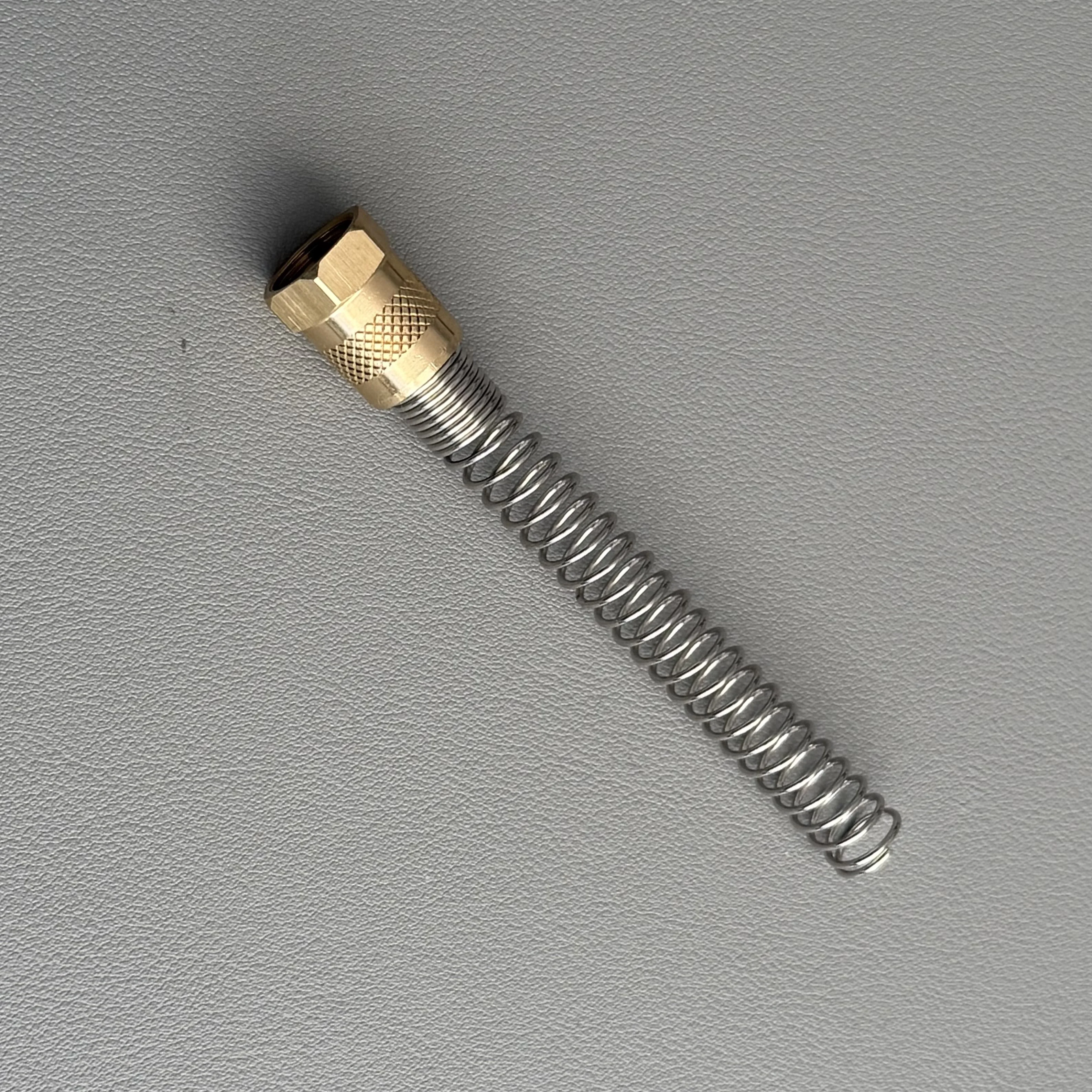 

Защитная гайка Ø 8/6 мм 103756 для гибкого воздушного шланга M8x6 мм для соединения труб в машинах порошковой окраски