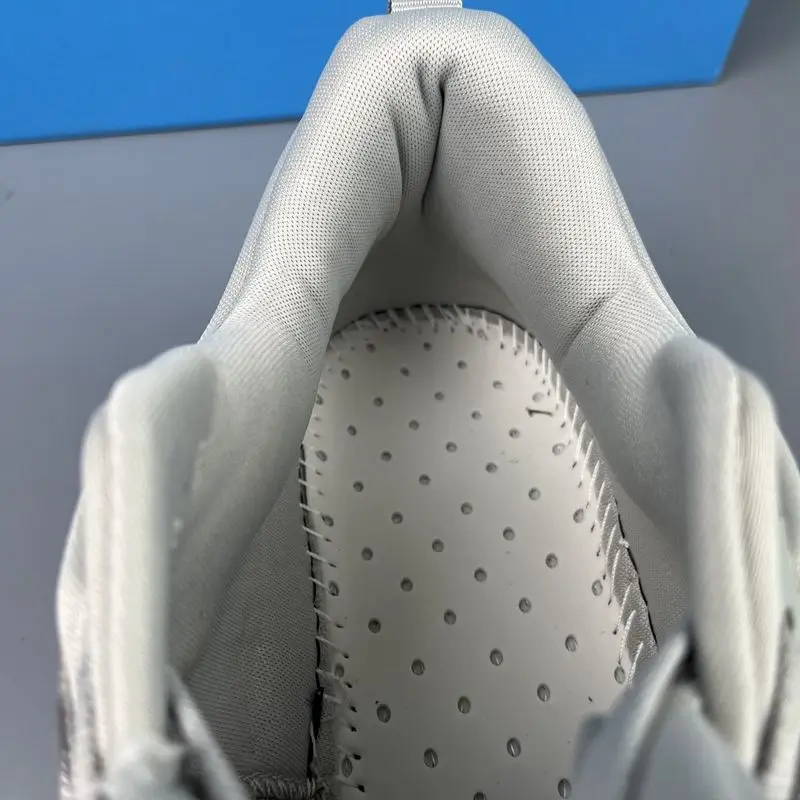 

2025 New casual shoes luxury waders men's lightweight walking shoes outdoor comfortable breathable running shoes