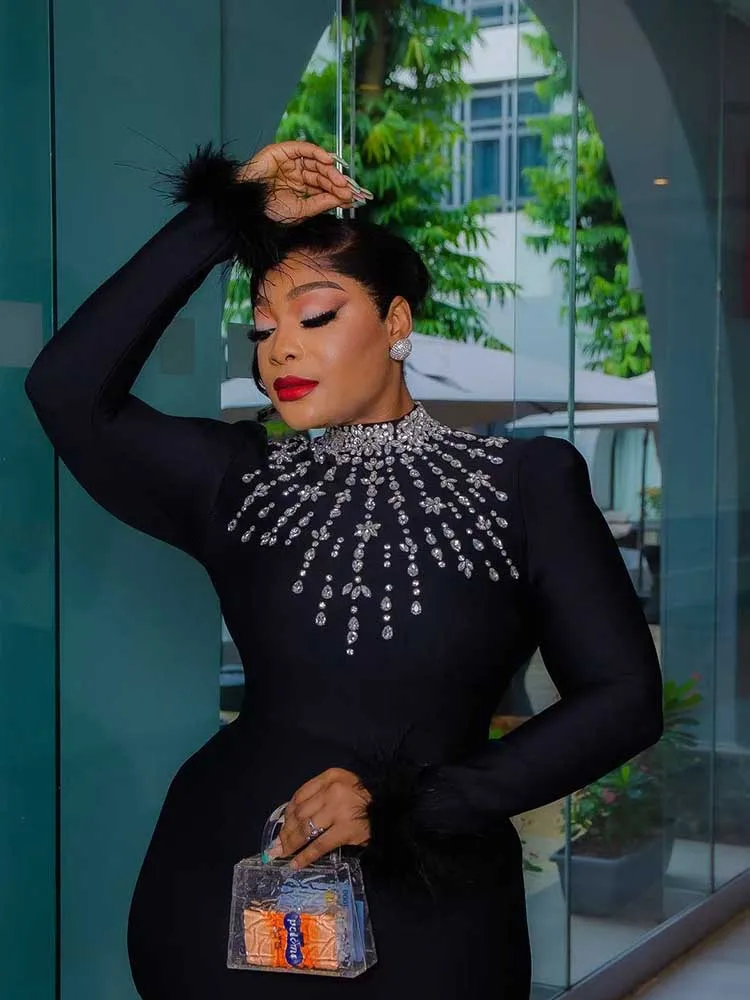 エレガントな黒のイブニングドレス女性のための秋の服ドレスラウンドカラーダイヤモンド付きエレガントシックなボディコンドレス長袖