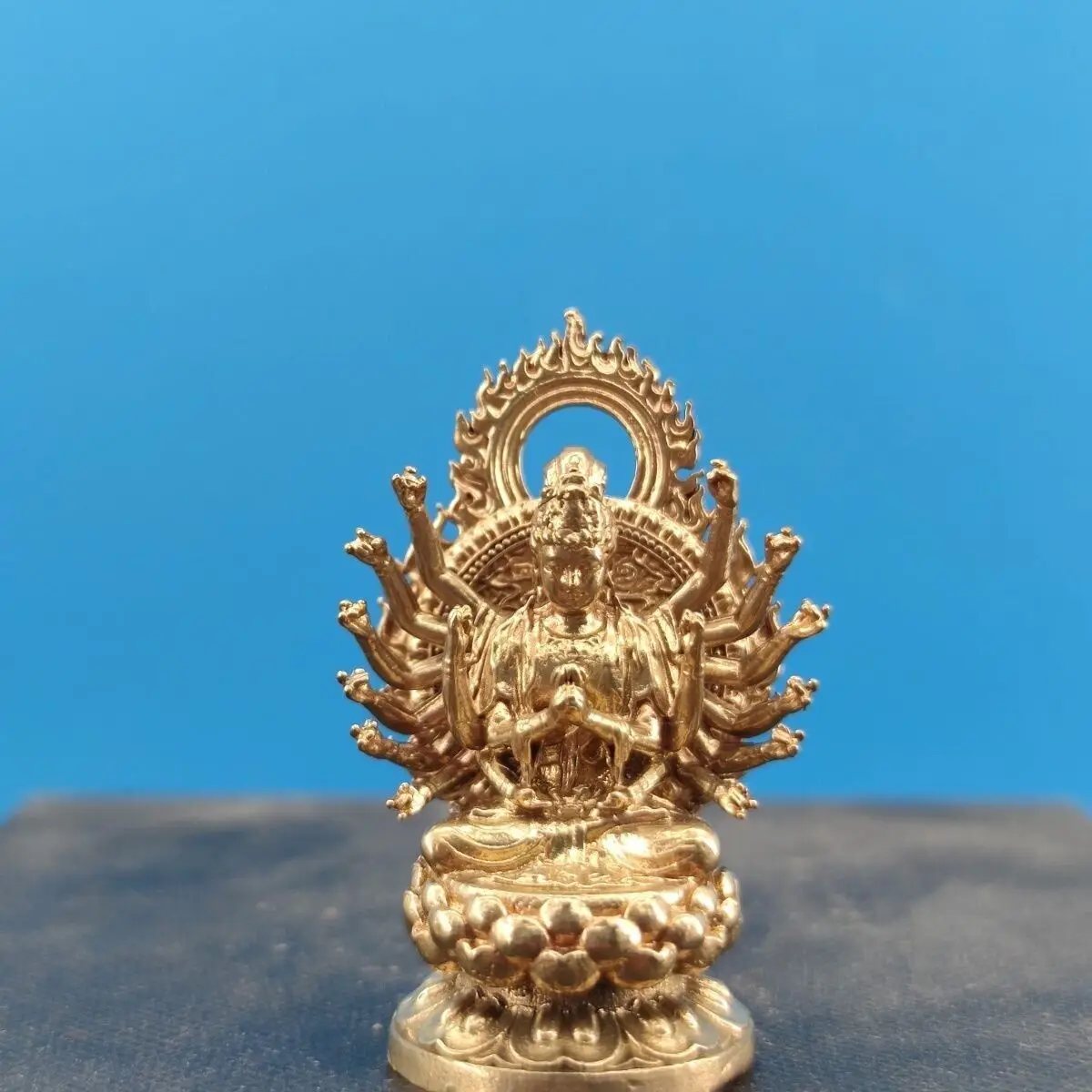 

1.8" Exquisite Pure Brass Thousand-hand Avalokitesvara Buddha Statue Home Decoration