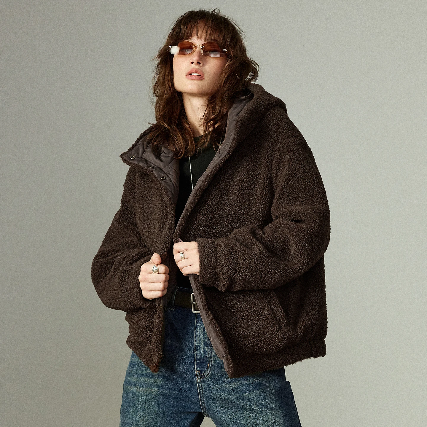 TOYOUTH Cappotti in cotone da donna 2025 Inverno Nuovo cappotto in cotone caldo con cappuccio in velluto di grano cammello