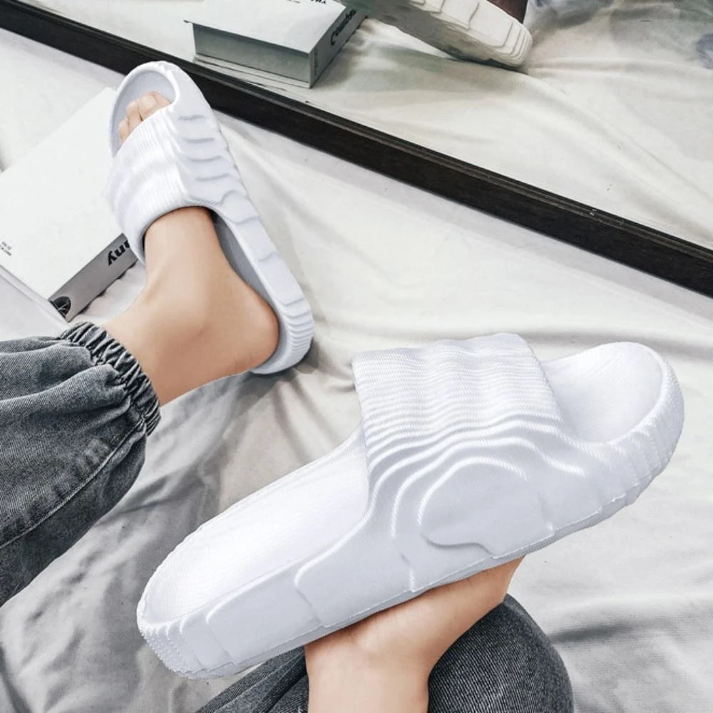 صنادل ذات نعل سميك ناعم من مادة PVC شباشب كاجوال سميكة سوليد أحذية للبحر شباشب مضادة للانزلاق للنساء والرجال للحمام