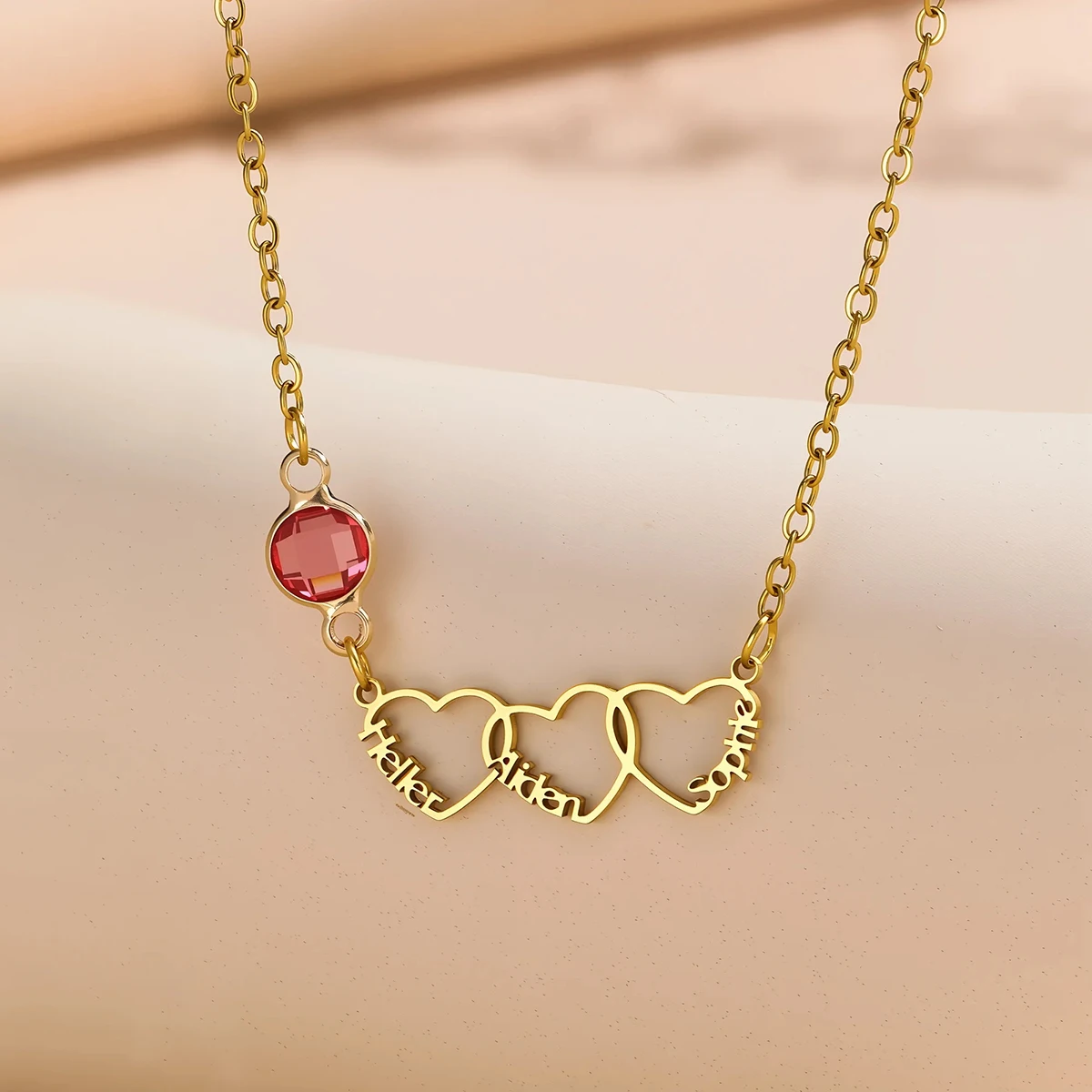 Kalung Tiga Nama Kustom Baja Tahan Karat Liontin Tiga Hati Perhiasan Pribadi untuk Ibu dengan Nama Anak Kalung Keluarga ﻿