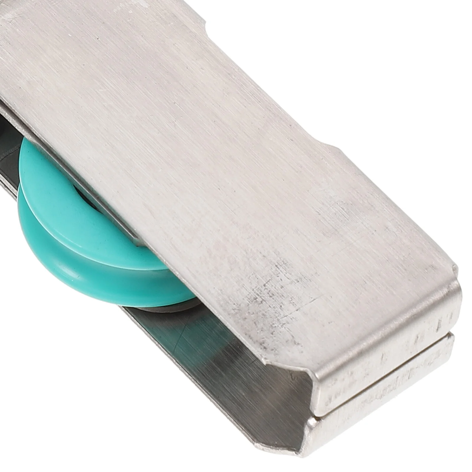 قطع غيار بكرة الباب المنزلقة المصنوعة من الفولاذ المقاوم للصدأ عازلة للصوت، عملية سهلة، بكرات خزانة منزلقة، مجاري الباب الزجاجي