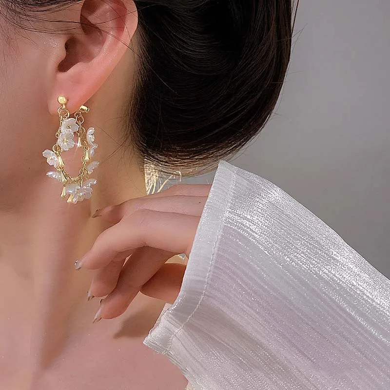 Fashion Camellia Flower Petal Dangle Earrings for Women Luxury Designer Removable Tassel Earrings Temperament Jewelry Gift