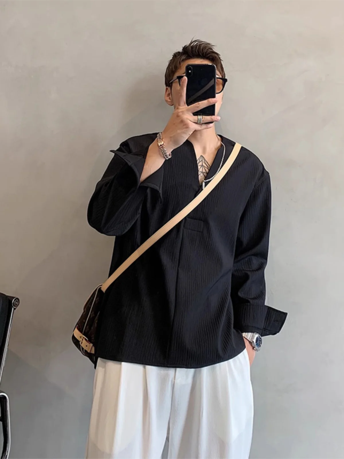 

Korean Luxury Textured V-Ne Long Sve Loose Men's irt Faionable Autumn Spring Casual Plain Color Busin Casual irt