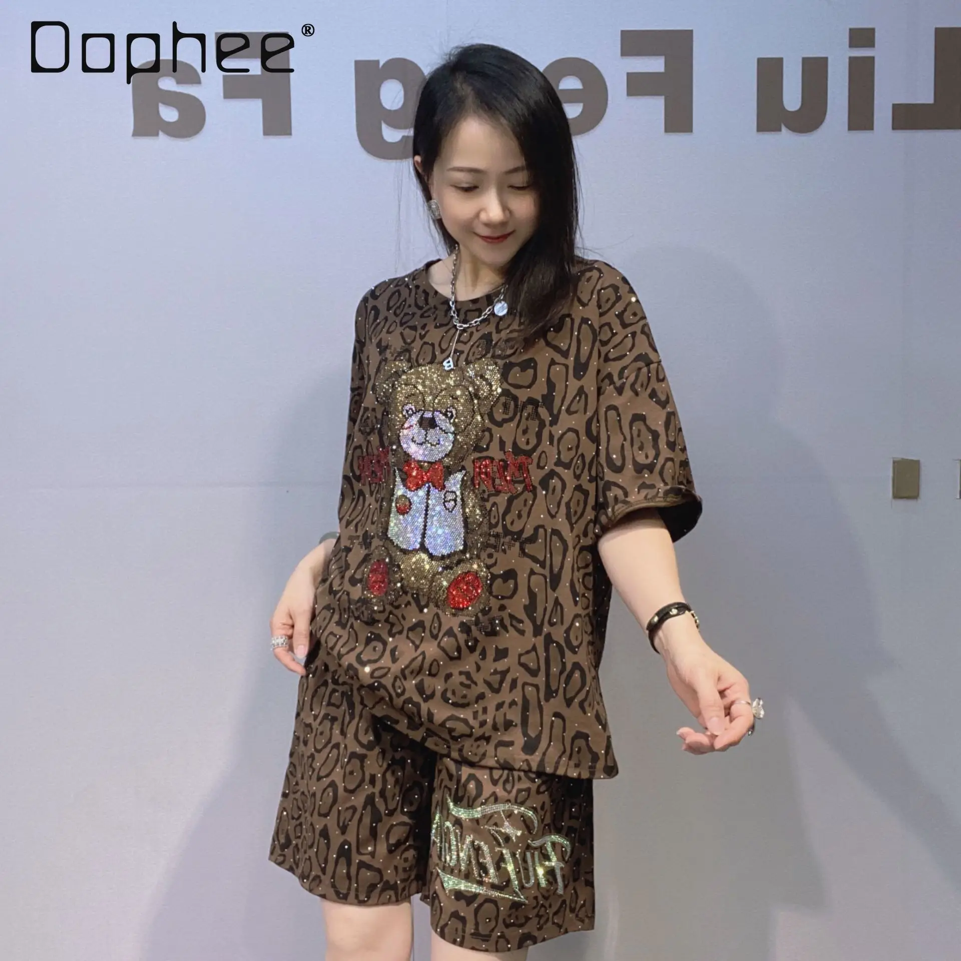 

Shorts Set Women's Hot Diamond Leopard Print Round Neck Short-sleeved T-shirt + Shorts Summer Fashion Casual Two-piece Set