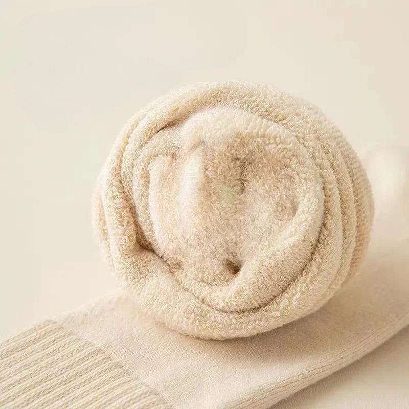 5 أزواج من الجوارب الرياضية النسائية العصرية، جوارب كاحل مريحة وممتصة للعرق من القطن المخطط