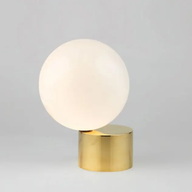 Nordic Luxury Designer Minimalist Modern Model Room Round Ball Table Lamp Bedroom Study Bedside Led Eye Protection Table Lamp
