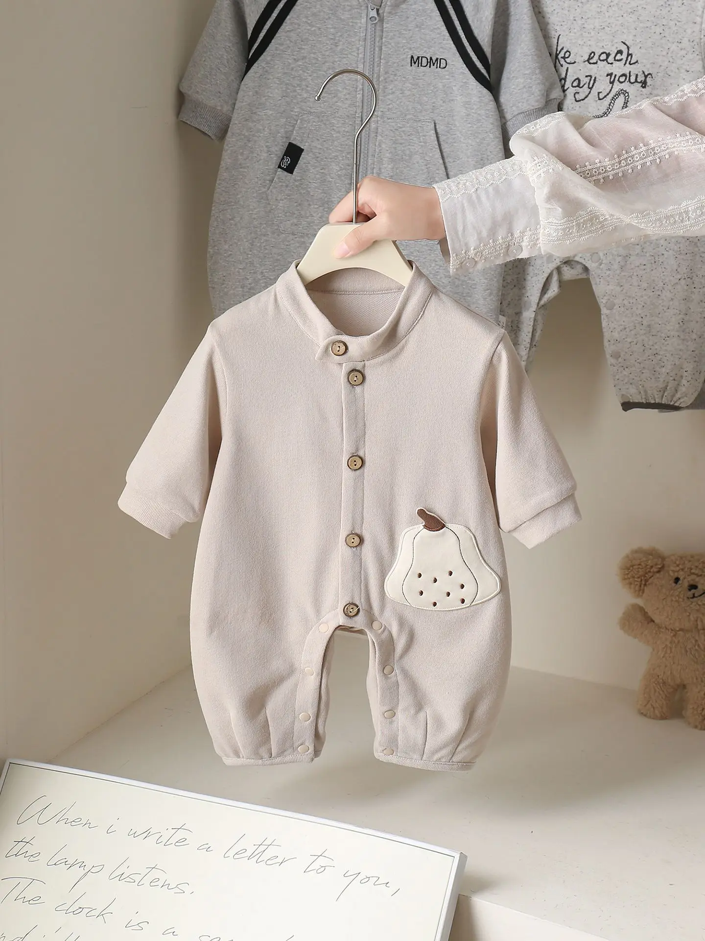 

Очаровательный весенний комплект для новорожденного мальчика: милый комбинезон, длинные брюки со средней посадкой, из другой ткани, очень милая детская одежда для прогулок