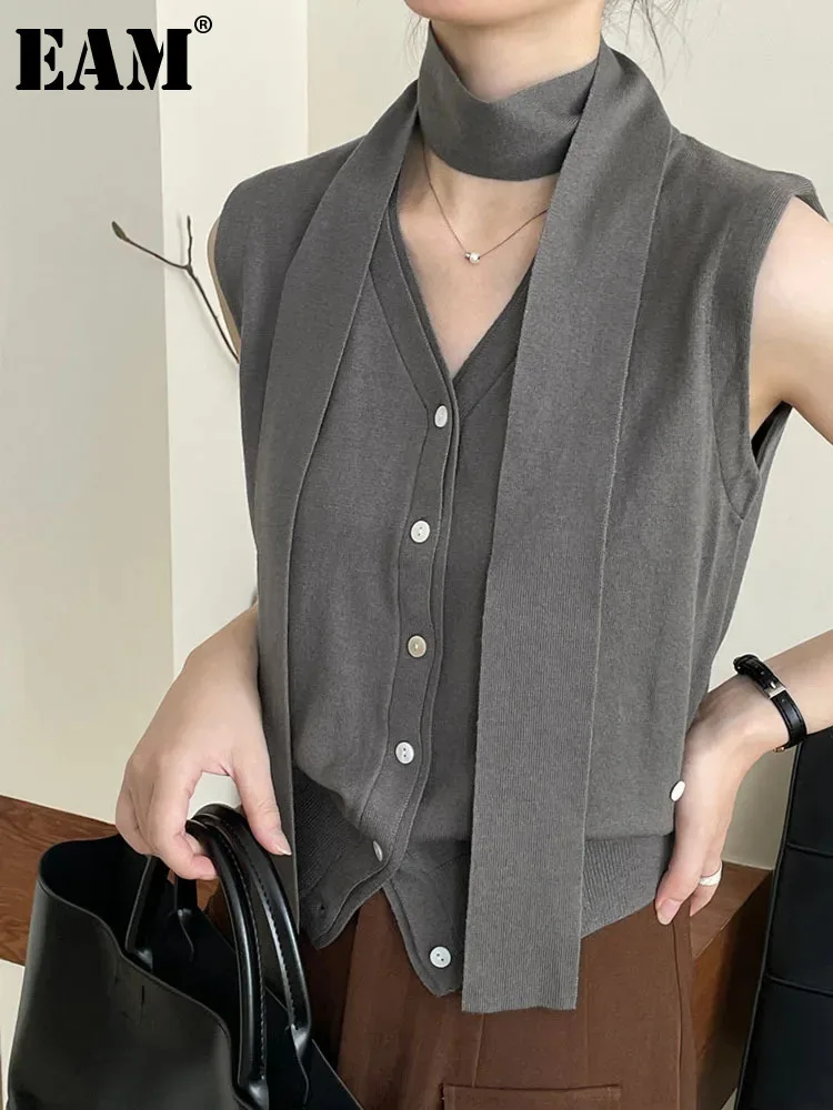 [EAM] Gray Khaki With Scarf Elegant Knitting Cardigan Sweater V-Neck Sleeveless Women New Fashion Spring Autumn 2024 1DH6847