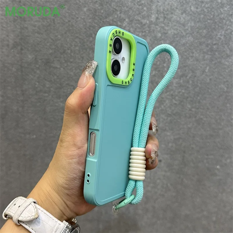 Funda protectora de lente de Color de colisión para iPhone 17 16 15 ProMax 17Air 14 Plus 13 12 11 Xs Max Xr X cubierta de correa de muñeca de lujo