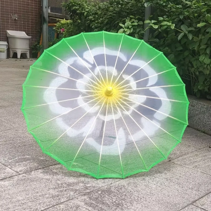 Dance umbrella jasmine blooms Dai Qingming rain on the rain stream spring travel picture dance evening same umbrella