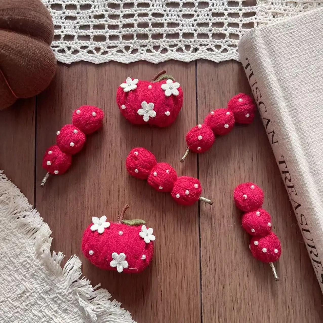 Festive Red Knitted Stuffed Bead Tanghulu Hair Brooch Pin Soft Lightweight for Shoes Socks Scarf Clothing Embellishment