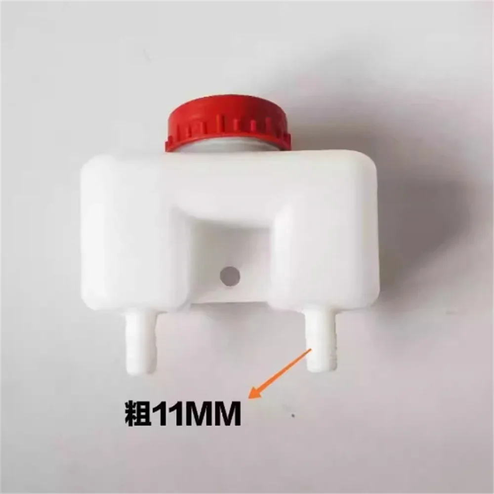 Tractor Agricultural Machinery Accessories Fluid Storage Tank Brake Oil Tank Tractor Brake Oil Tank 2026Years