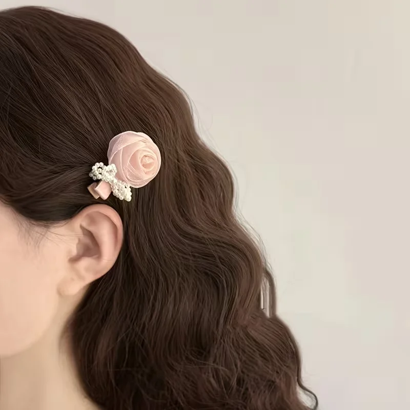 1 Stück/2 Stück Rosa Rosen-Haarspangen mit Imitationsperlen und Schleife, Geeignet für Frauen, Süße Atmosphäre Pony-Seitenclip Entenschnabel-Haaraccessoire – Detail 5