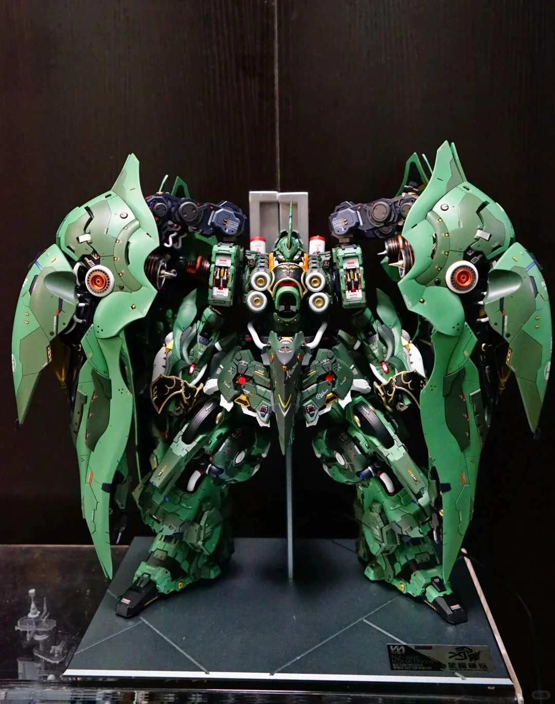 AXIS MODEL WORKS Kshatriya 1/100 Scale Assembly Model Kit with Luminous Lamp OSIRIS AERIAL DOMINATOR Action Figure Plastic Toy view 3