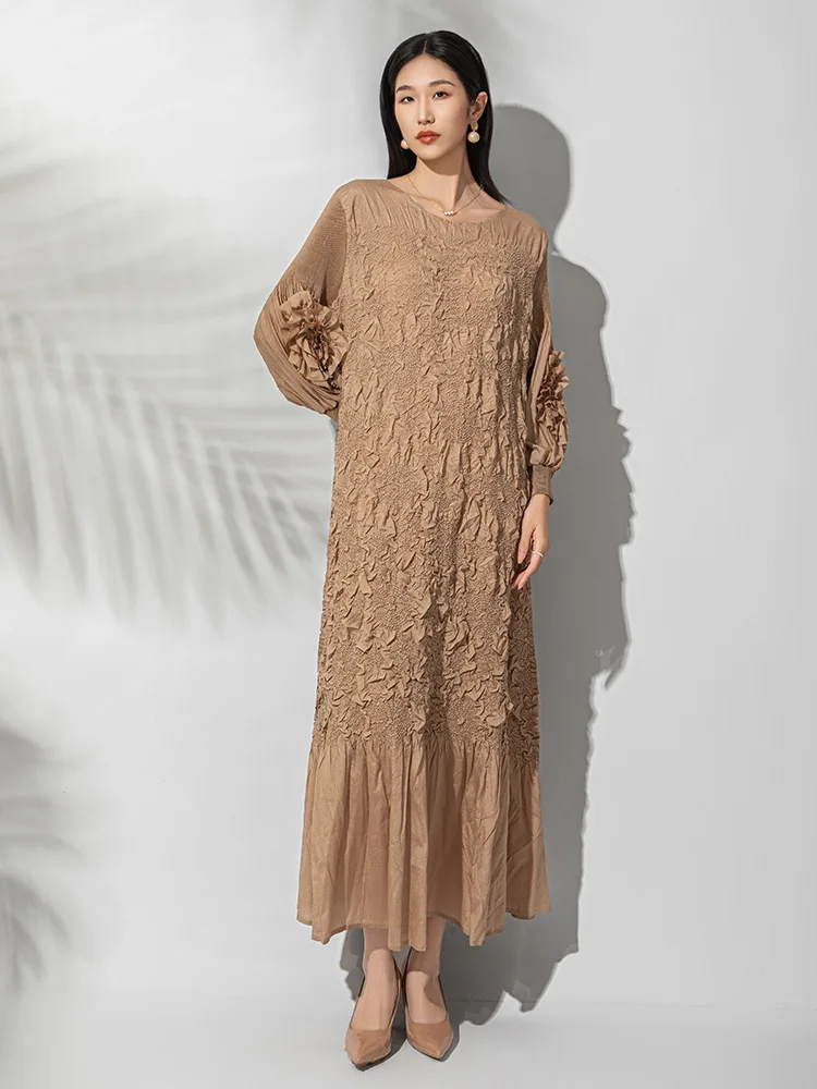 Miyake Chic New Solid Color Crinkled Hand-Cranked Floral Women's Dress Elastic Loose Three Quarter Sleeve Round Collar Clothing