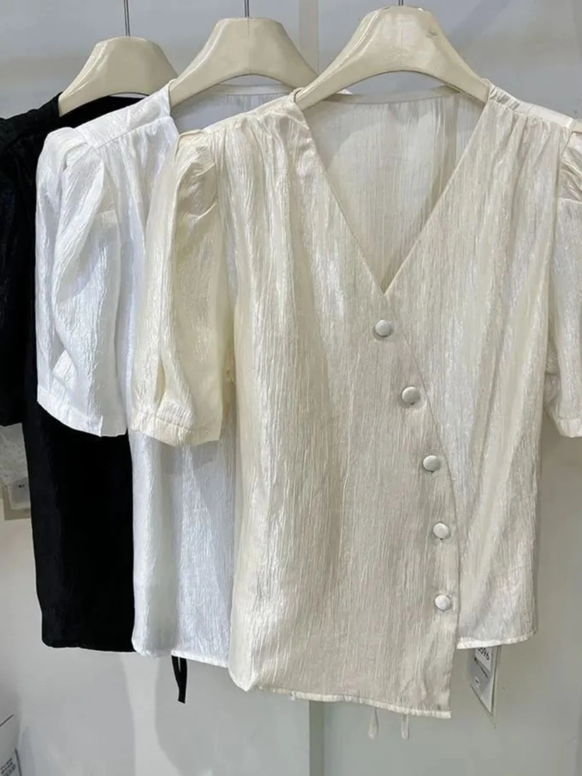 

Ele V-Ne ort Sve irt Women's Summer 2024 Faion Asymmetrical Belted Waist Cinching Top Quali Polyester Material