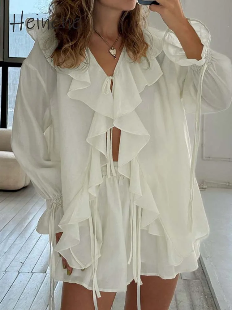 Heinene Style français solide manches évasées col en v à volants cravate chemise et ensemble short et haut femmes élégant bureau tenue décontractée automne 2025
