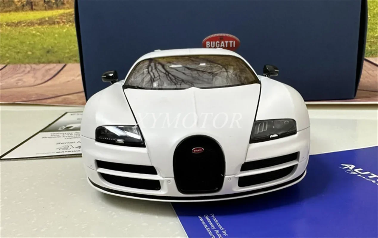 AUTOart 1/18 For Bugatti VEYRON SUPER SPORT panda White black Diecast Model Car Toys Gifts Hobby Display Collection Ornaments