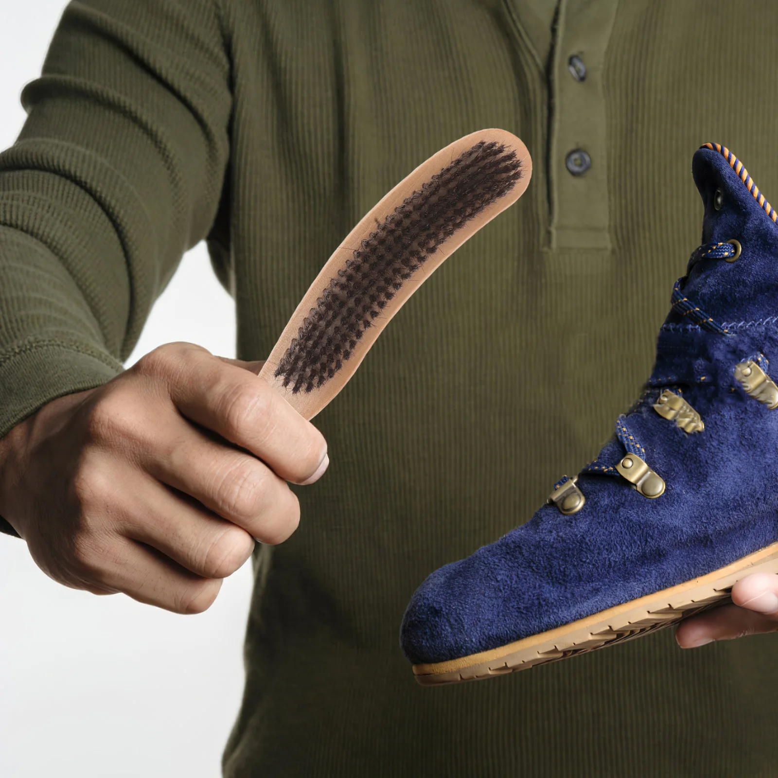 

Multifunctional Shoe Cleaning Brush with Polishing Head Wood Handle for Sneakers Boots Clothes Edge Cleaner Household Scrub