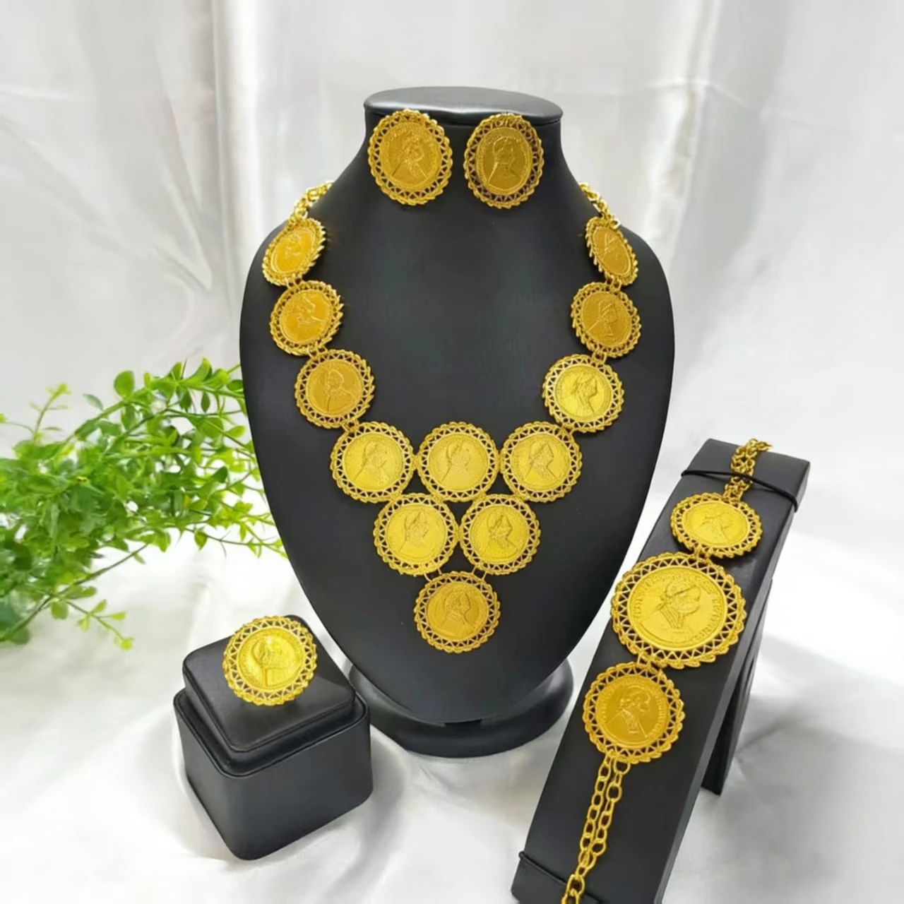 

New Design Dubai Gold Color Necklace Bracelet Jewelry Sets For Women Coin Pendant African Ethiopian Bridal Wedding Luxury Gifts