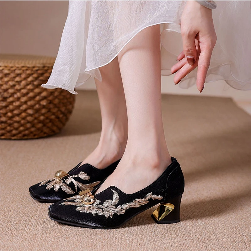 Retro Metal Buckle Square Toe New Chinese Embroidered Flower Block Heel Single Shoes Women's National Style Soft Sole Shoes