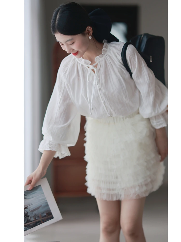 

Original Artistic Style Women's Shirt Floral Lace Collar Cotton Long Sleeve Loose Fit Fashionable Age-Defying Skirt Ensemble