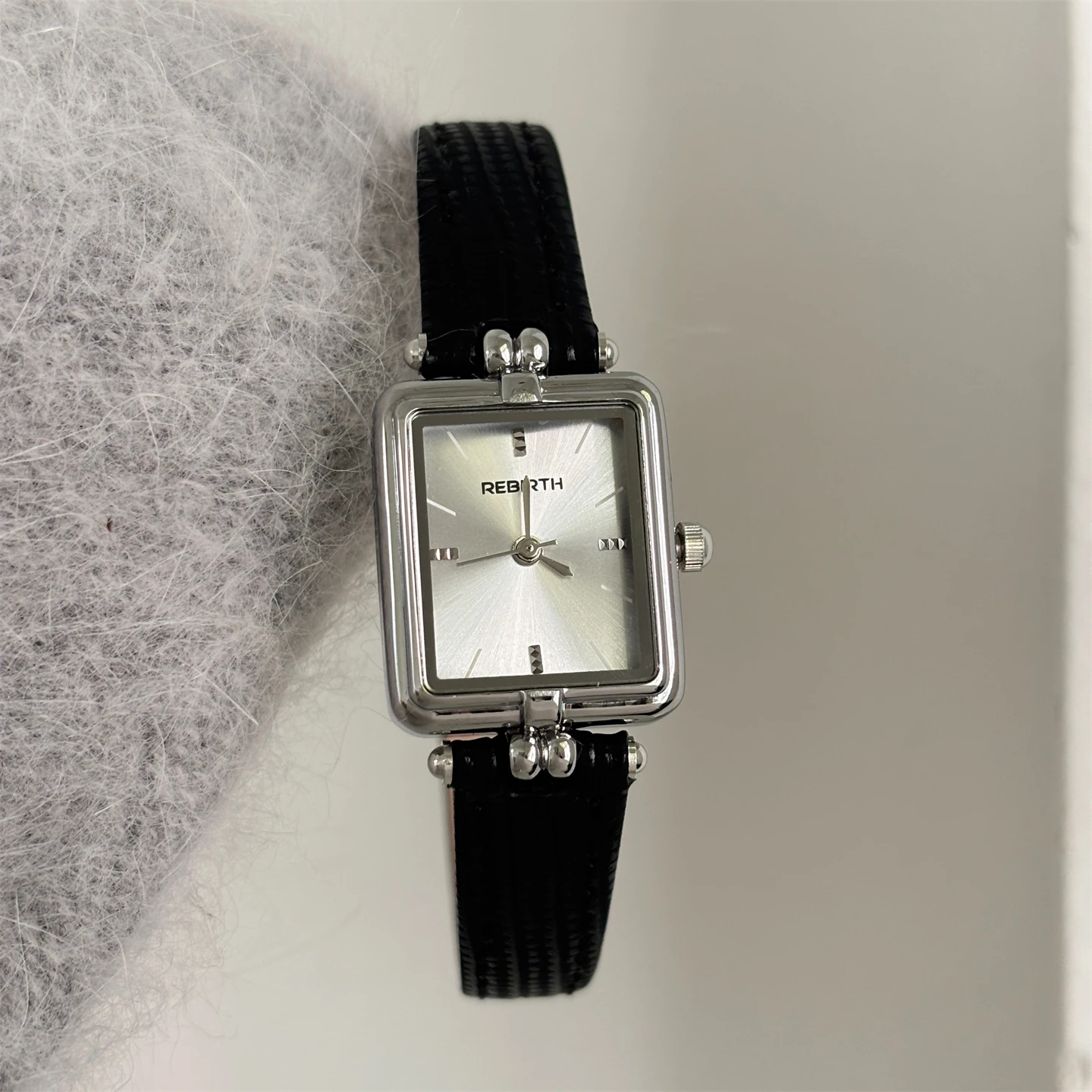 Retro black Korean version high-end watch women's niche simple design square strip belt women's watch