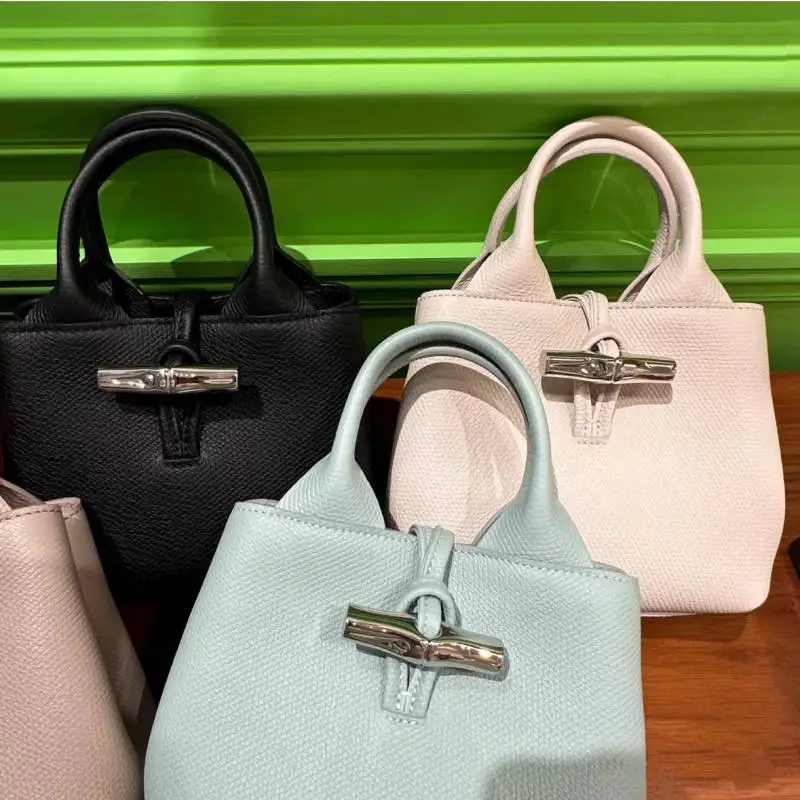 2025 nuova borsa a tracolla per donna borsa di lusso designer borsa lunga in bambù Xiang borsa a tracolla semplice e versatile