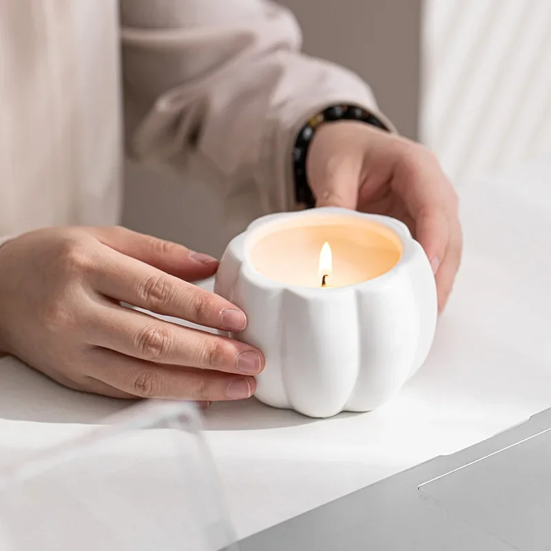 1pcs  Matte White Ceramic Pumpkin Baker with Lid Halloween Candle Jars